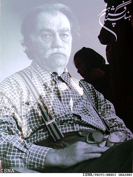 سال 84 تمام شد، اما زمان عملي شدن وعده‌ي داده‌شده به مميز نرسيد؛ 
نهمين دوسالانه‌ي پوستر تهران، نيمه‌ي مهرماه در مجموعه‌ي صبا برپا مي‌شود؟!