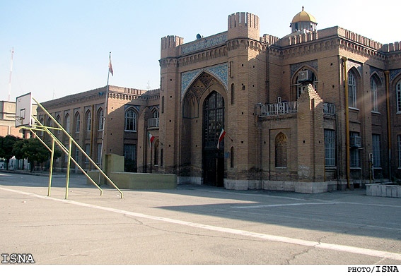 دبيرستان البرز به حفاظت ملي نياز دارد
بناهاي تاريخي در انتظار ياري شهروندان، شوراي شهر و شهرداري‌اند