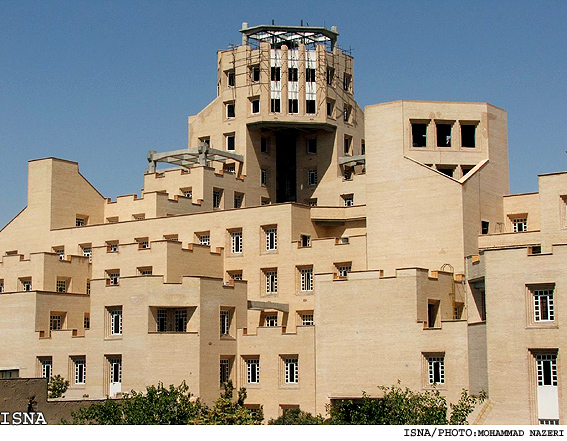 كارشناسان يونسكو با تاخير براي بررسي تعديل جهان‌نما مي‌آيند
سعيد بكتاش:
خطر حذف ميدان نقش جهان از فهرست يونسكو بسيار جدي است
لغو سفر كارشناسان لطف الهي بود