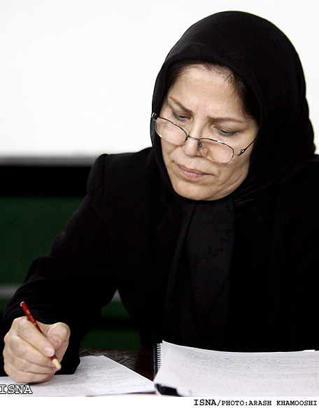 ششين كارگاه نقدطرح جامع تهران/1
خاتم: افزايش عرضه به كاهش قيمت نمي‌انجامد
اضافه جمعيت در پيرامون مستقرشود
اتكاي طرح جامع بربرنامه‌ريزي مسكن درطرح مجموعه شهري