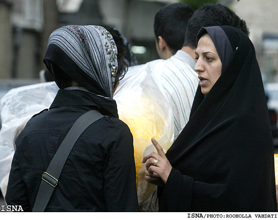 دومين روز فعاليت  گشت ارشاد پليس تهران بزرگ ــ ميدان هفت تير/روح‌اله وحدتي.ايسنا