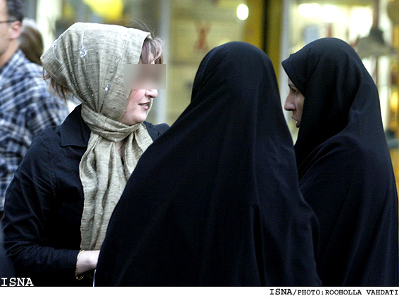 دومين روز فعاليت  گشت ارشاد پليس تهران بزرگ ــ ميدان هفت تير/روح‌اله وحدتي.ايسنا