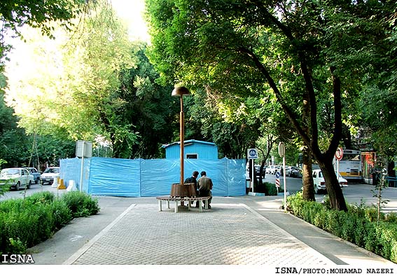 تهديد مدرسه‌ي چهارباغ يا تحويل دوماه زودتر مترو؟
مدير گروه معماري سازمان نظام مهندسي اصفهان:
خسارت مدرسه‌ي چهارباغ را ديگر با كاشت درخت نمي‌توان جبران كرد