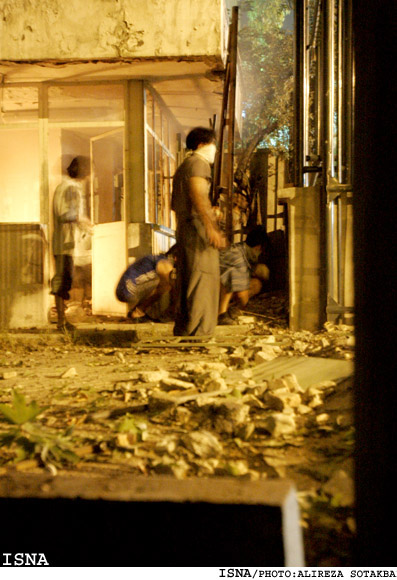 حوادث شب گذشته‌ي كوي دانشگاه/عليرضا صوت‌اكبر-ايسنا