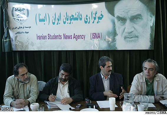 گزارش تفصيلي اولين كارگاه نقد طرح جامع تهران - بخش پنجم
براتي:
مشكل تراكم 800 در مقابل 100 نفر ديده نشد
طرح جامع باعث زمين‌گير شدن نوسازي در بافت فرسوده شد