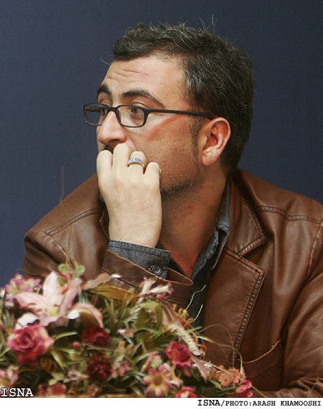 محمد رمضاني فرخاني: 
به جايزه‌هاي ادبي با كاستي‌هاي‌شان خوش‌بينم