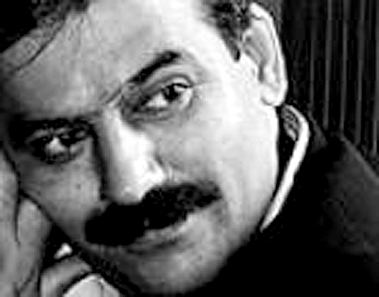 آثار عليرضا پنجه‌اي در نمايشگاه كتاب 
«چامك و پيامك» و «شبانه‌هاي سنگ صبور» منتشر مي‌شود