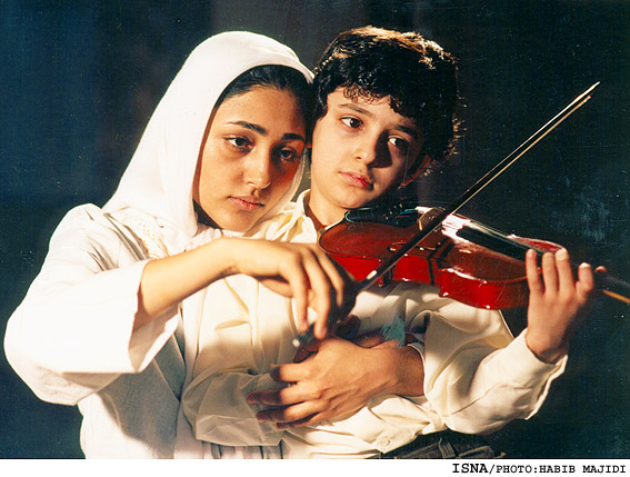 در جلسه‌ي نمايش "ميم مثل مادر"؛
منوچهر محمدي: تنها حاميان سينماي ايران مردم هستند