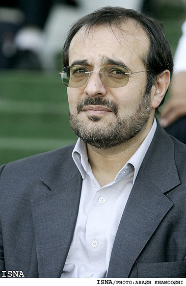 رييس سازمان توسعه تجارت مطرح كرد:
ادغام وزارتخانه‌هاي بازرگاني و صنايع و معادن در صورت اجراي درست اصل 44