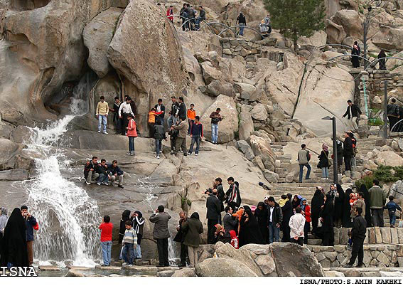 يك تورگردان:
روي تعطيلات نوروزي به‌عنوان زمان ورود گردشگر خط قرمز كشيده‌ايم
هتل‌هاي ساخته‌شده را نديده‌ايم