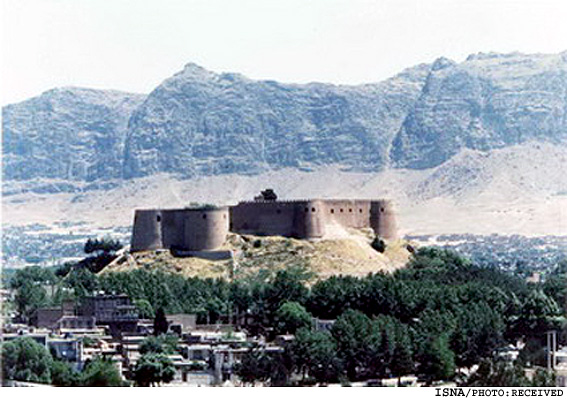 با بهره‌برداري از يك زندان،
بخشي از حريم قلعه‌ي فلك‌الافلاك آزاد شد