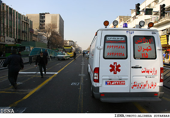 برخورد اتوبوس با ايستگاه خطوط BRT - خيابان انقلاب/عليرضا صوت‌اكبر - ايسنا