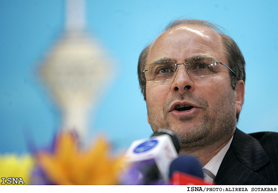 شهردار تهران: 
تونل توحيد قبل از آغاز سال تحصيلي آينده افتتاح مي‌شود
با مسووليت‌هايي كه اشغال كرده‌ايم، بازي نمي‌کنيم