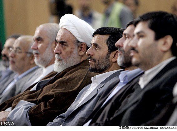 احمدي نژاد و گلپايگاني  در نمايشگاه بين المللي كتاب تهران /عليرضا صوت اكبر ايسنا