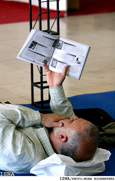 اولين روز نمايشگاه بين المللي كتاب تهران/منا هوبه فكر ايسنا