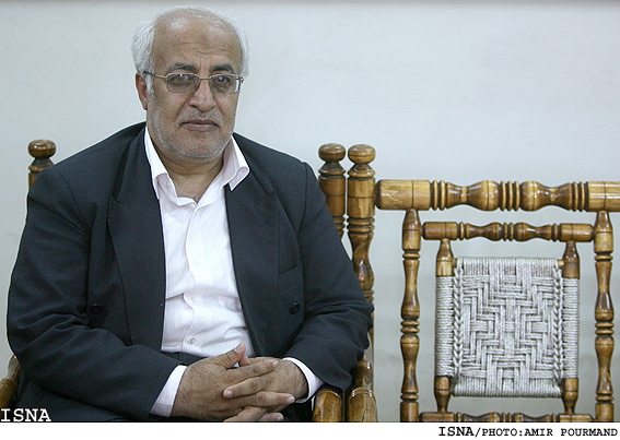 حراج برخي آثار مجموعه‌ي «خاندان وصال» در لندن!
رييس سازمان اسناد و کتابخانه‌ي ملي:
از شنيدن خبر خارج شدن يك نسخه قرآن خطي از كشور بيمار شدم