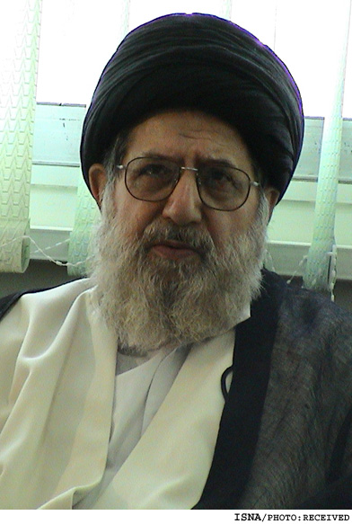 آيت‌الله سيدمحمد خامنه‌اي:
ابن سينا فلسفه‌ي مشايي را به اوج رساند