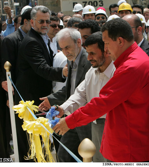 مراسم  احداث طرح متانول مشترك با حضور احمدي‌نژاد و چاوز/مهدي قاسمي ايسنا