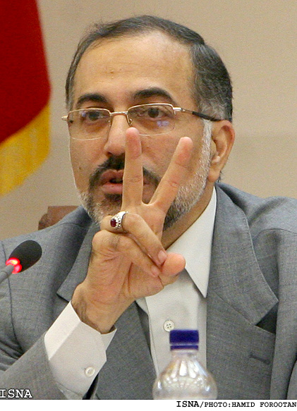 جهرمي بعد از بركناري و بدون عذرخواهي ادعا كرد:
خاوري از كشور گريخته است