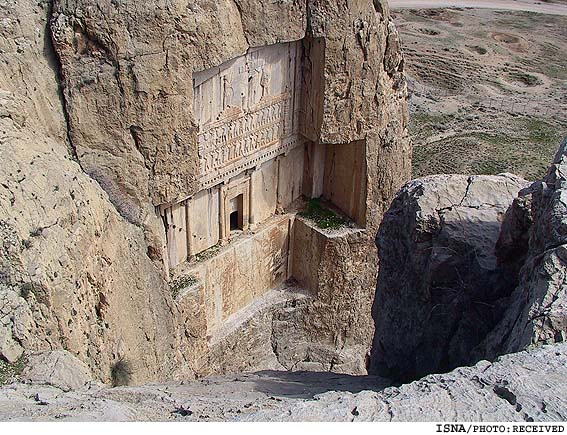 درباره‌ي عبور قطار از نزديكي نقش رستم،
سازمان ميراث فرهنگي و گردشگري مسير پيشنهادي وزارت راه را نپذيرفت