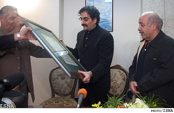 با قدراني هيات مديره از شهرام ناظري،
همكاري پاواروتي ايران با ‌خانه‌ي موسيقي آغاز شد