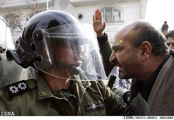 تجمع اعتراض‌آميز دانشجويان در مقابل سفارت اردن/مهدي قاسمي-ايسنا