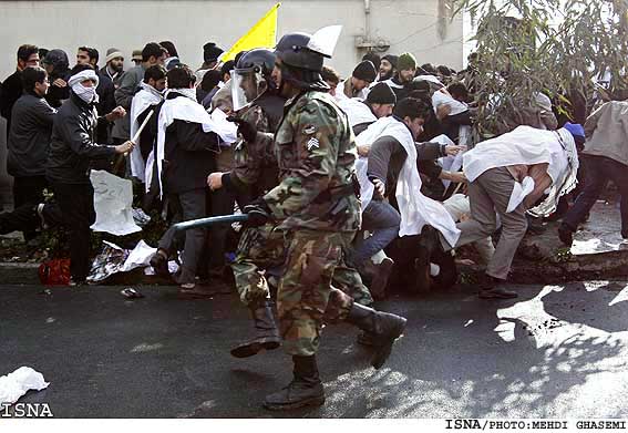 تجمع اعتراض‌آميز دانشجويان در مقابل سفارت اردن/مهدي قاسمي-ايسنا