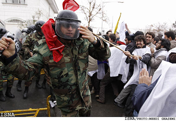 تجمع اعتراض‌آميز دانشجويان در مقابل سفارت اردن/مهدي قاسمي-ايسنا