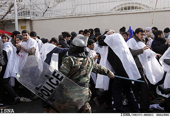تجمع اعتراض‌آميز دانشجويان در مقابل سفارت اردن/مهدي قاسمي-ايسنا