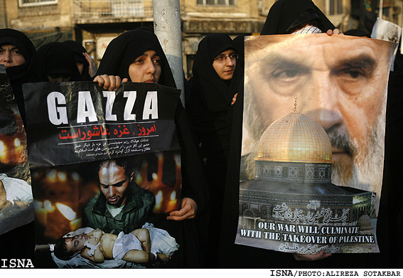 تجمع اعتراض‌آميز دانشجويان در مقابل سفارت انگليس/عليرضا صوت‌اكبر - ايسنا