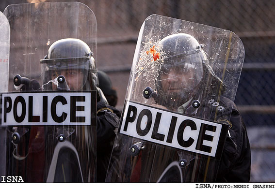 تجمع اعتراض‌آميز دانشجويان در مقابل سفارت انگليس/مهدي قاسمي - ايسنا