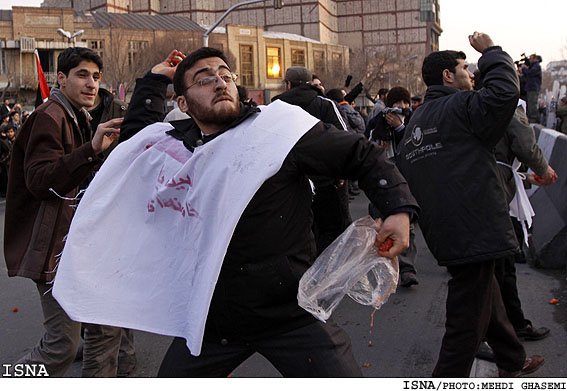 تجمع اعتراض‌آميز دانشجويان در مقابل سفارت انگليس/مهدي قاسمي - ايسنا