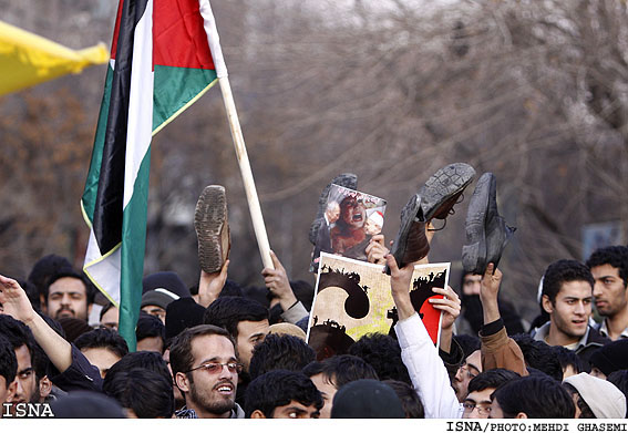 تجمع اعتراض‌آميز دانشجويان در مقابل سفارت انگليس/مهدي قاسمي - ايسنا