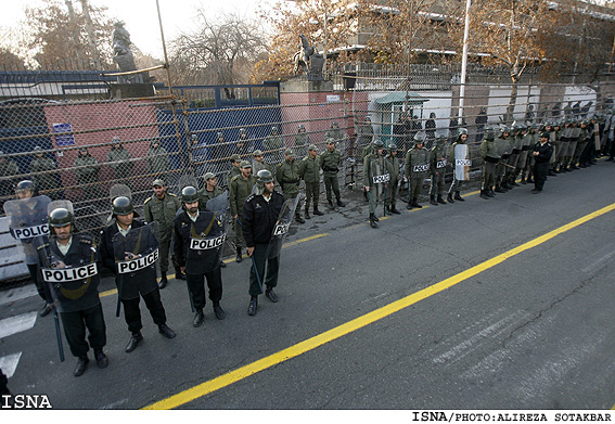تجمع اعتراض‌آميز دانشجويان در مقابل سفارت انگليس/مهدي قاسمي - ايسنا