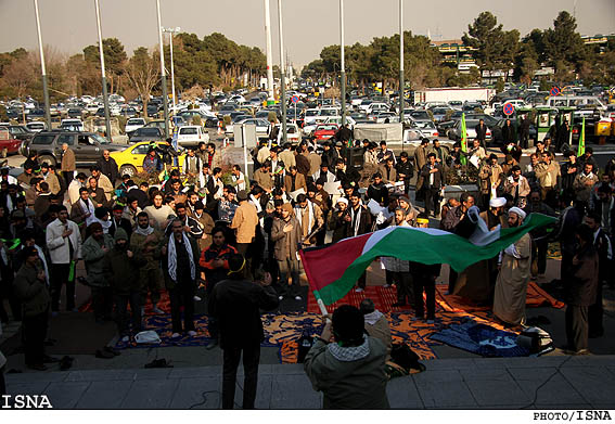 روز پاياني تحصن شش روزه دانشجويان در فرودگاه مهرآباد