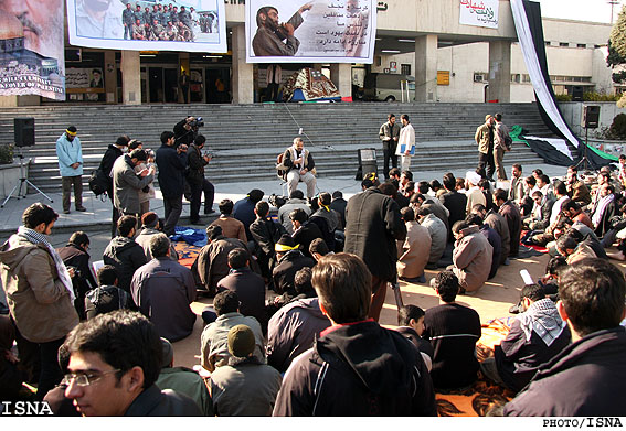 روز پاياني تحصن شش روزه دانشجويان در فرودگاه مهرآباد