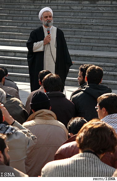 روز پاياني تحصن شش روزه دانشجويان در فرودگاه مهرآباد