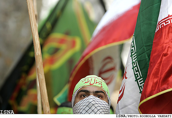 راهپيمايي دانشجويان و طلاب متحصن فرودگاه مهرآباد درتجديد بيعت با مقام معظم رهبري