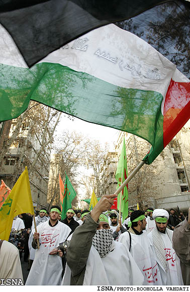 راهپيمايي دانشجويان و طلاب متحصن فرودگاه مهرآباد درتجديد بيعت با مقام معظم رهبري