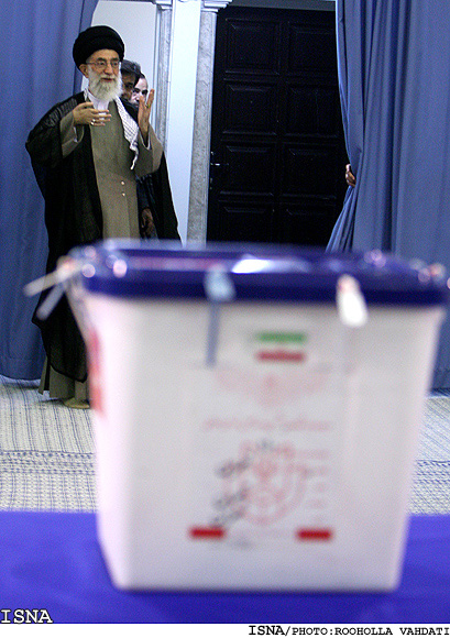 حضور مقام معظم رهبري در پاي صندوق راي/روح‌اله وحدتي - ايسنا