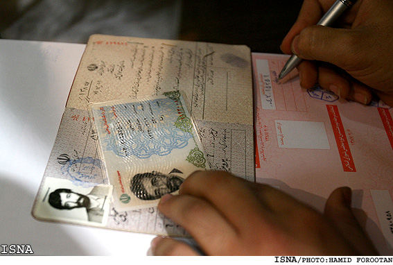 حضورحدادعادل در پاي صندوق راي/حميد فروتن-ايسنا