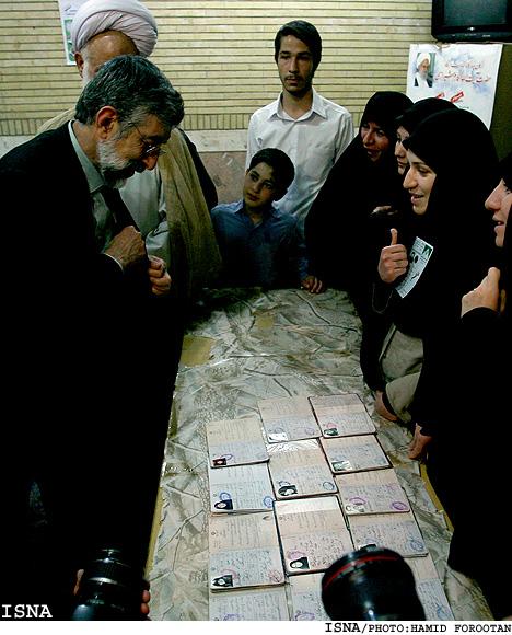 حضورحدادعادل در پاي صندوق راي/حميد فروتن-ايسنا