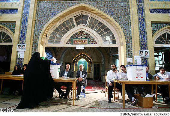 حضور مردم در انتخابات هشتمين دوره مجلس-مسجد لرزاده /امير پورمند-ايسنا