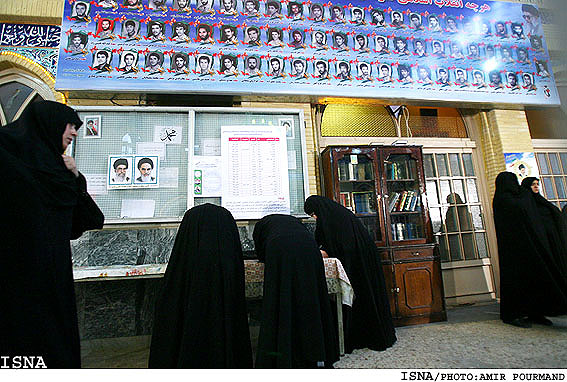 حضور مردم در انتخابات هشتمين دوره مجلس-مسجد لرزاده /امير پورمند-ايسنا