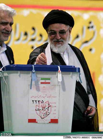 حضور امامي جماراني در پاي صندوق راي (حسينيه جماران) / مهدي قاسمي- ايسنا