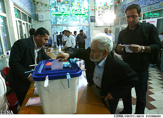 حضور مردم در انتخابات هشتمين دوره مجلس-مسجدالنبي(ص)/امير پورمند-ايسنا