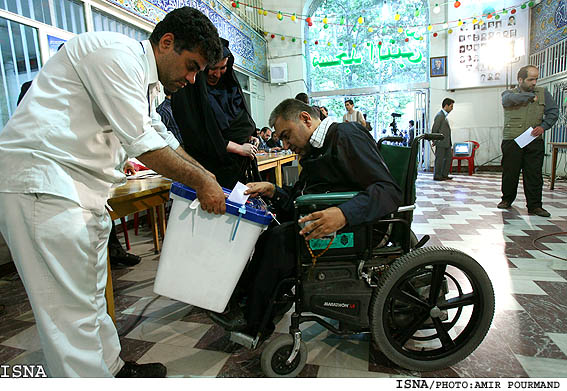 حضور مردم در انتخابات هشتمين دوره مجلس-مسجدالنبي(ص)/امير پورمند-ايسنا