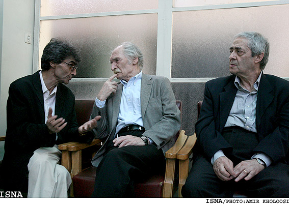 احمدرضااحمدي، محمود دولت‌آبادي و ناصر تقوايي در مراسم يادبود نادر ابراهيمي/خلوصي