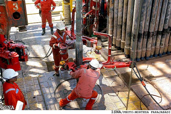 /درآستانه نشست 149 اوپك/
خليج‌ تايمز گزارش داد:
افزايش 300هزار بشكه‌اي توليد نفت ايران 
چهارمين ماه متوالي افزايش توليد نفت اوپك در آگوست