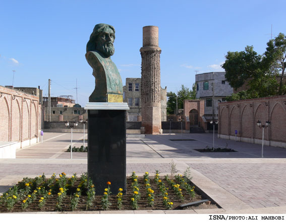 از سوي فرهنگستان هنر،
خوي به‌عنوان شهر فرهنگي، تاريخي و مذهبي معرفي مي‌شود